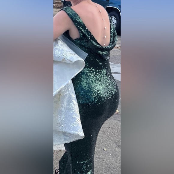 Revelry Dakota sequin dress, color emerald, size 6. - Picture 5 of 6